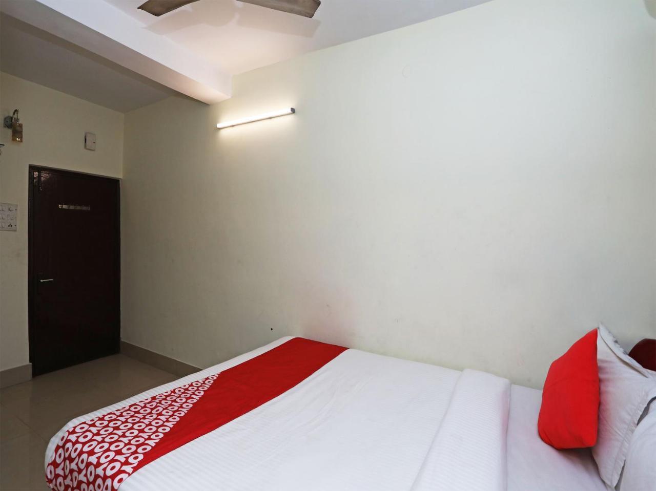 Oyo 13906 Vinita Inn Santragachi Exterior photo